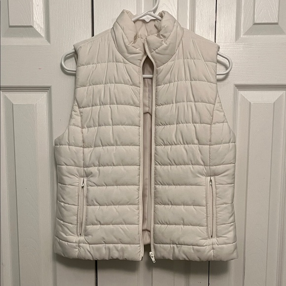 LOFT Jackets & Blazers - Loft White Quilted Puffer Vest medium